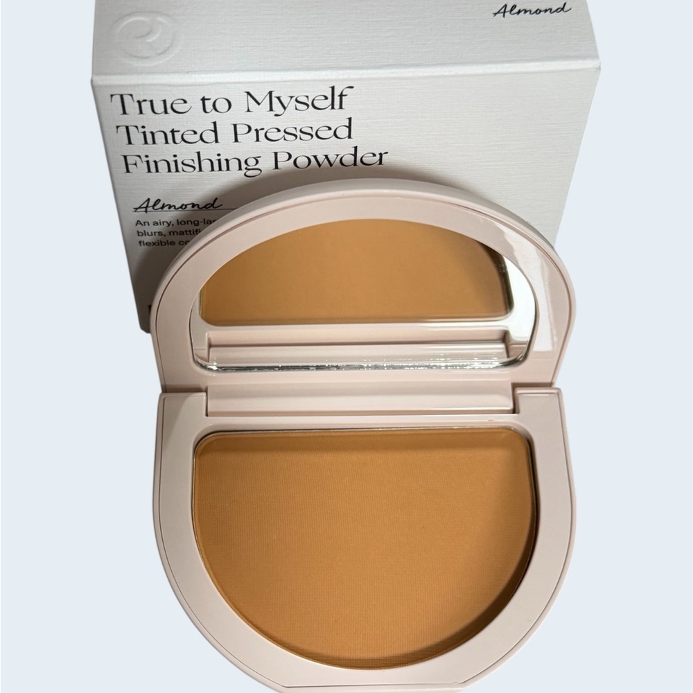 Rare Beauty TRUE TO MYSELF Tinted Pressed Finishing Powder - Almond